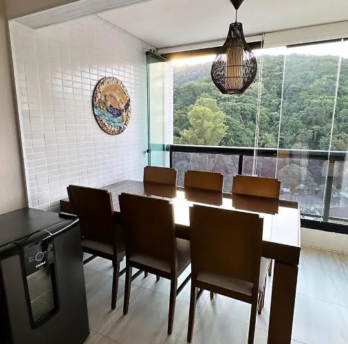 Flat Capitania Varam Guarujá com varanda gourmet